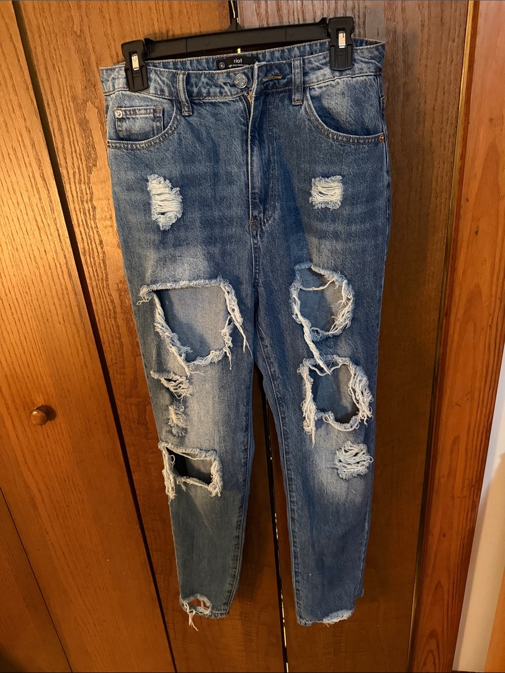 High-Rise Distressed Blue Women's Jeans Missguided Riot